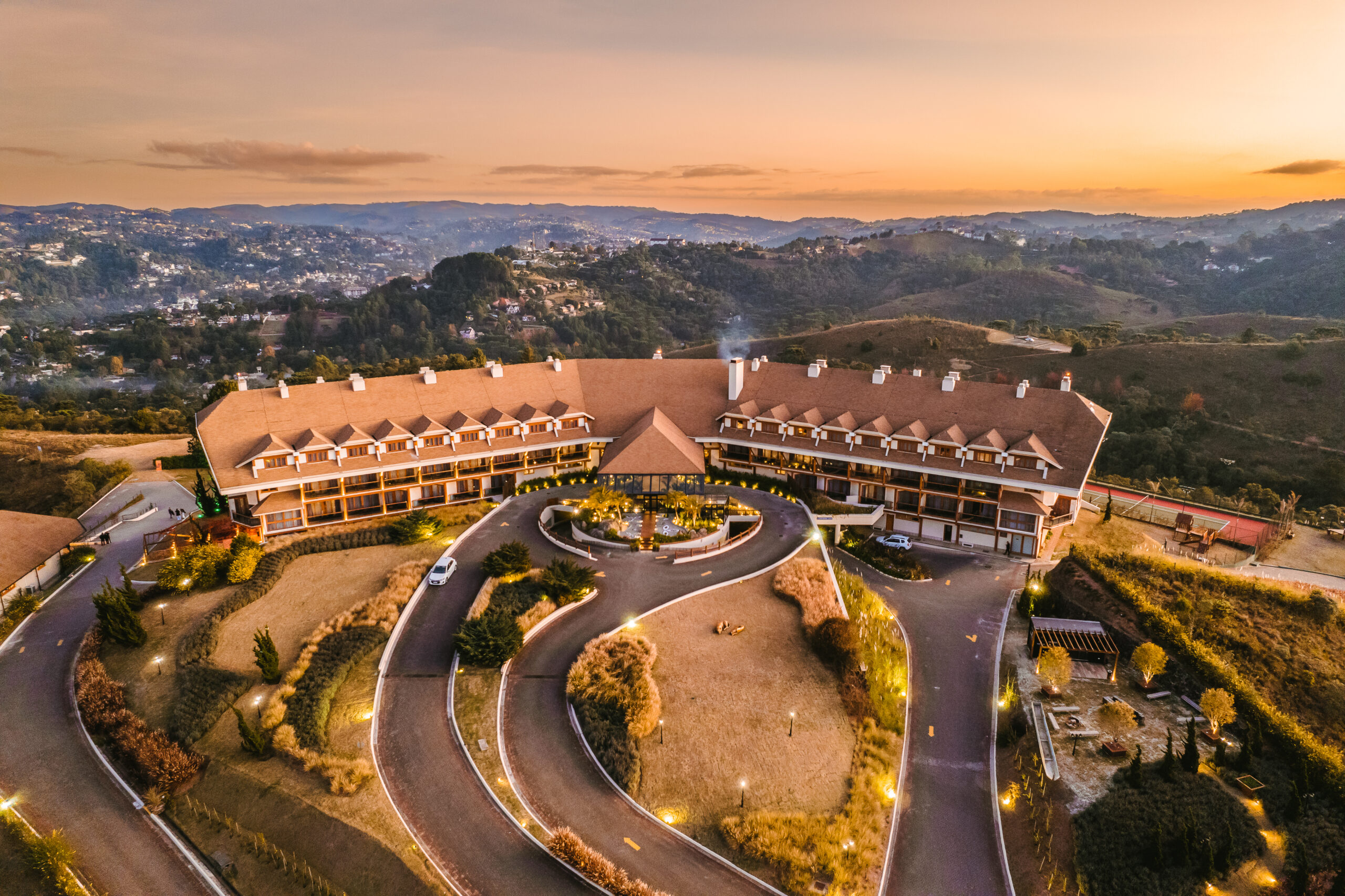 https://atomonline.net/site-2023/wp-content/uploads/2023/09/Bendito-Cacao-Resort-Spa-01.jpg